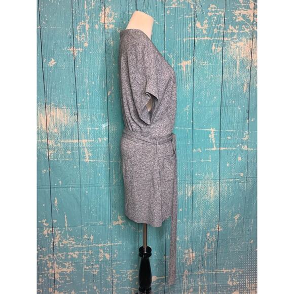 BCBG Max Azria gray short sleeves buttoned cardigan sweater M - Picture 7 of 9